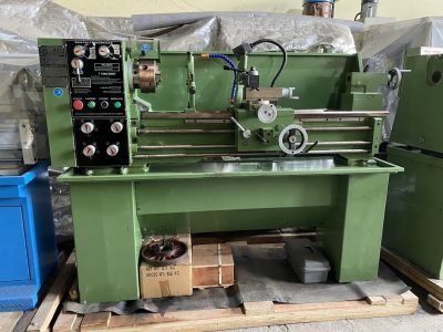 Torno T-1000 ENET - 360 mm volteo, 1000 mm entre puntas. – 1