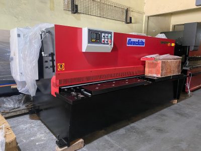 Guillotina hidráulica 6 x 3200 125 TN – 1