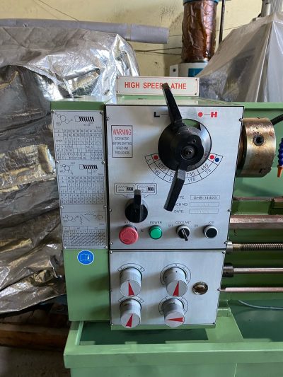 Torno T-1000 con patas de fundición – 2