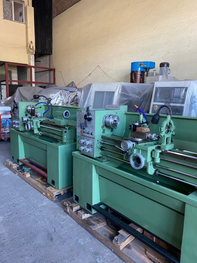 Torno T-1000 con patas de fundición – 7